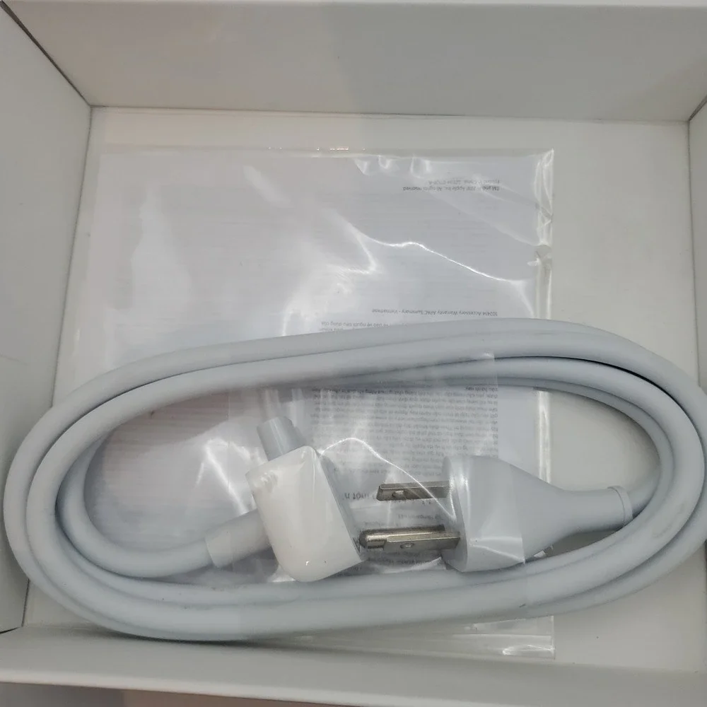 Apple 85w MagSafe Power Adapter MC556ll/B w/ Original Packaging CIB
